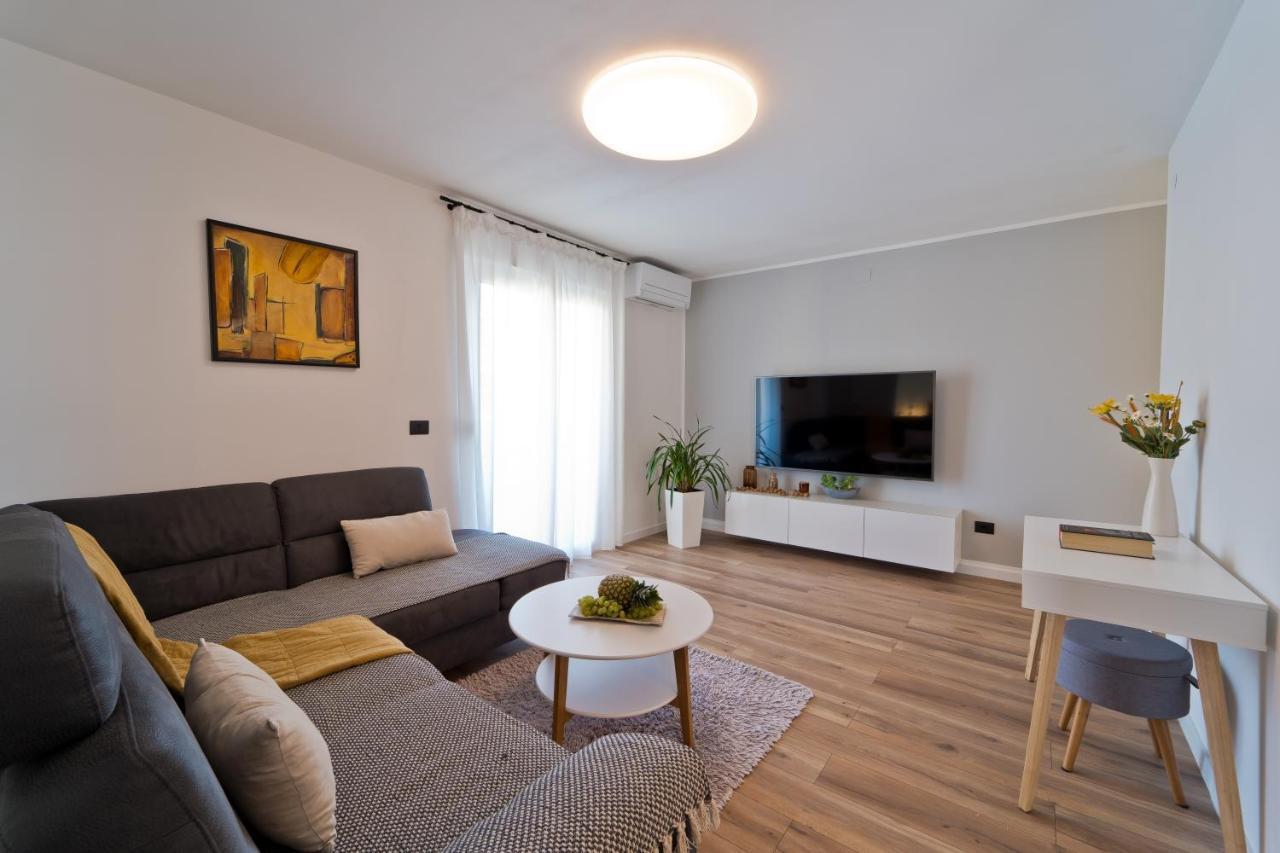 Malemi Apartment Пула Экстерьер фото